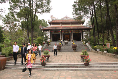 Du lịch tâm linh xứ Huế