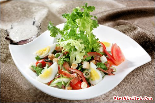 Salad thịt ba chỉ xông khói