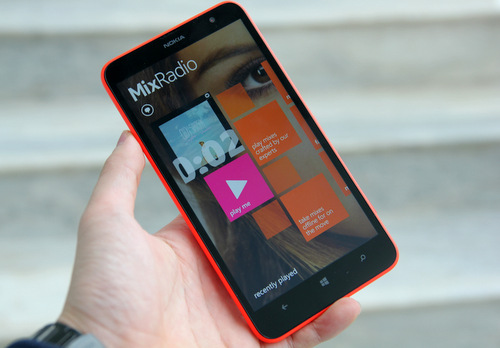 Nokia Lumia 1320 Những smartphone tầm trung màn hình lớn, pin lâu