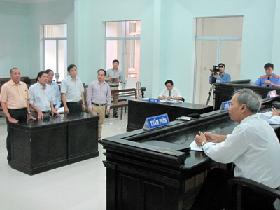 Xét xử vụ kiện Cục Nghệ thuật Biểu diễn cấm tổ chức cuộc thi "Nữ hoàng biển": Bên đòi hủy, bên kêu bác