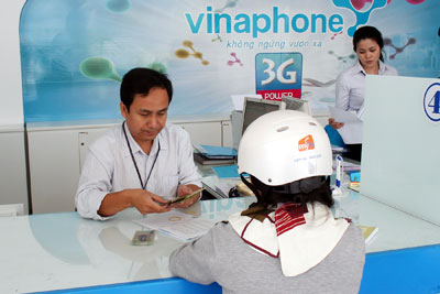 Từ nay đến hết ngày 30-4-2014, Viễn thông Khánh Hòa triển khai chương trình khuyến mại: “Nhận điện thoại - kết nối yêu thương” dành cho khách hàng hòa mạng mới dịch vụ Vinaphone trả sau trên địa bàn tỉnh.