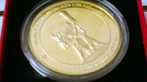 Phát hành tiền mạ vàng lưu niệm chiến thắng Điện Biên Phủ