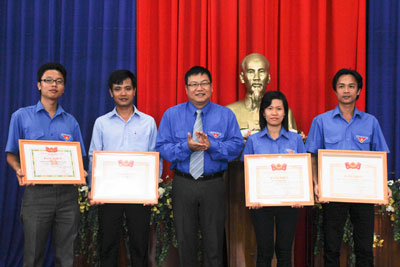 Tổ chức 23 đợt tình nguyện vì cuộc sống cộng đồng