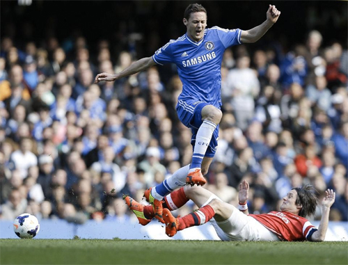 Chelsea chà đạp Arsenal trong ngày kỷ niệm của Wenger