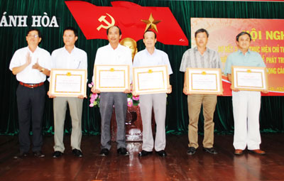 Phát triển tổ chức đảng, đoàn thể trong doanh nghiệp tư nhân