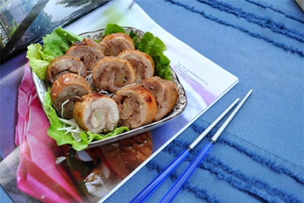 Làm gà nướng bọc giấy bạc khiến cả nhà phát thèm