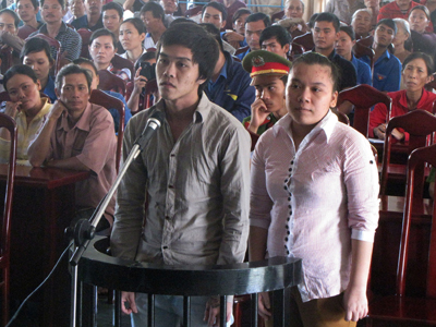 Buôn ma túy, hai vợ chồng cùng vào tù