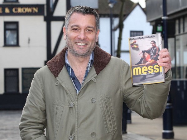Xuất bản cuốn tiểu sử chính thức đầu tiên về Messi