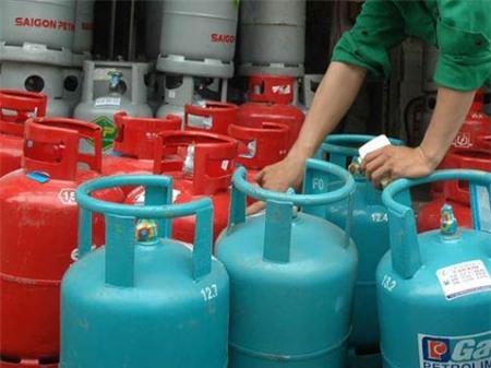 Từ 1/4, giá gas tiếp tục giảm hơn 20.000 đồng/bình