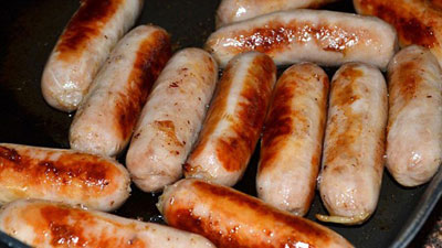 Hiểm họa viêm gan từ xúc xích