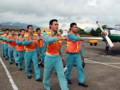 Thả bay đơn cho học viên không quân