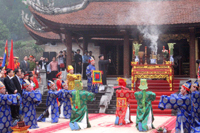 Hướng về đất Tổ linh thiêng