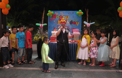 Người quản trò: Giúp buổi tiệc của bé thêm vui