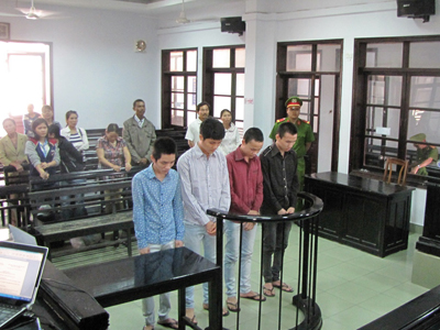 Giật đồ vì thiếu tiền trả thuê trọ