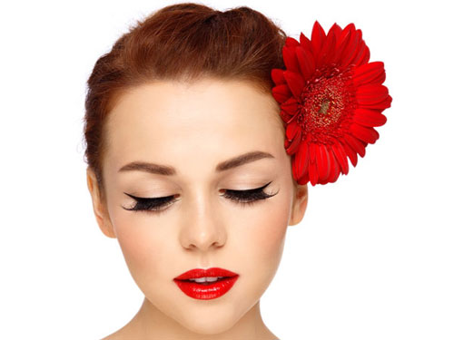 Đổi kiểu trang điểm khi hè đến