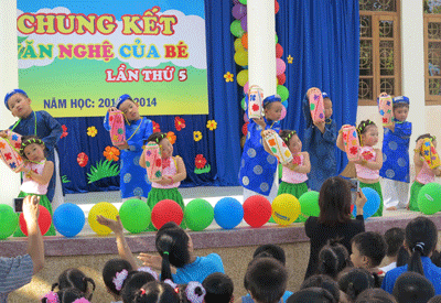 Chung khảo Hội thi "Văn nghệ của bé"