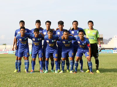 Chuyện cây nhà lá vườn