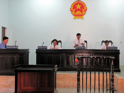 Lại hoãn xử vụ mua bán hóa đơn trái phép vì vắng bị cáo