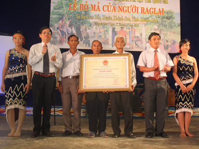 "Lễ Bỏ mả của người Raglai" là Di sản văn hoá phi vật thể quốc gia