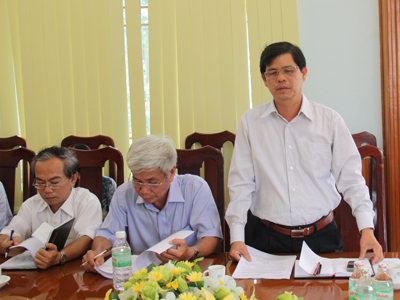 Khánh Sơn cần chú trọng sản xuất, nâng cao thu nhập cho người dân