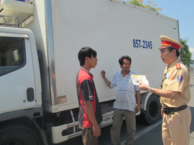 Khánh Hòa: Kiểm tra tải trọng xe trên tuyến Quốc lộ