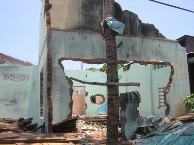 Những vách tường nguy hiểm