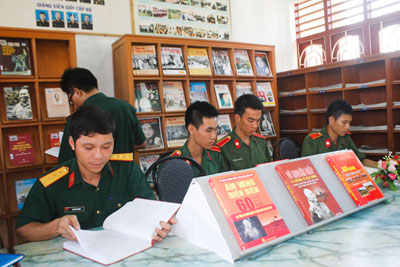 Triển lãm sách kỷ niệm 60 năm chiến thắng Điện Biên Phủ