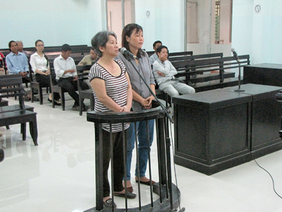 Vay tiền tỷ bằng "sổ đỏ" của người khác