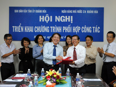 Ký kết chương trình phối hợp công tác