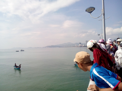 Nữ sinh lớp 10 nhảy cầu, mất tích