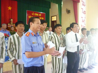 230 phạm nhân được giảm án trong dịp 30-4