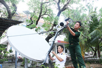 Hệ thống thông tin liên lạc phủ sóng khắp các đảo để người dân dễ dàng cập nhật tin tức. 