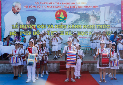 Hơn 3.500 học sinh tham gia duyệt đội ngũ và diễu hành nghi thức Đội