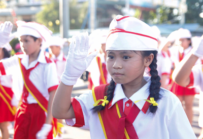 Đội viên nghiêm trang trong lễ diễu duyệt