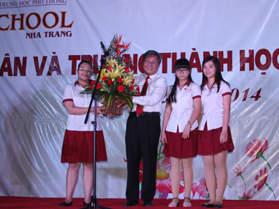 Trường THPT iSchool Nha Trang: Tổ chức lễ trưởng thành cho học sinh khối 12