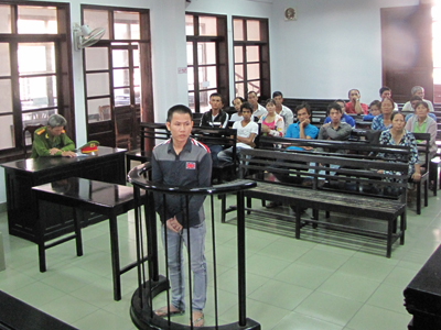 Cướp xe máy để cấn trừ nợ