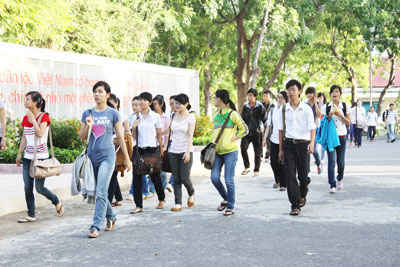  Hồ sơ đăng ký dự thi vào trường Đại học Nha Trang luôn chiếm số lượng lớn.