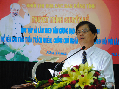 Thuyết trình chuyên đề Học tập và làm theo tấm gương đạo đức Hồ Chí Minh