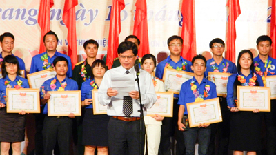 Tuyên dương 29 đảng viên trẻ học tập và làm theo tấm gương Bác Hồ