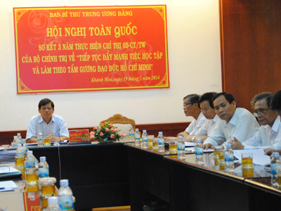 Tiếp tục đẩy mạnh việc học tập và làm theo tấm gương đạo đức Hồ Chí Minh