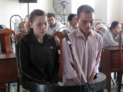 Sáng 20-5, tại UBND phường Vĩnh Phước (Nha Trang, Khánh Hòa), Tòa án nhân dân TP. Nha Trang mở phiên tòa xét xử sơ thẩm lưu động và tuyên phạt bị cáo Thái Văn Hùng