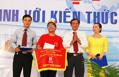 Hoc-sinh-voi-kien-thuc-tiet-kiem-dien-01.jpg