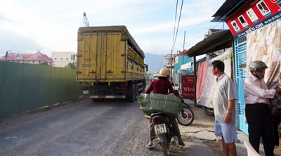 Thi công cầu vượt gây ô nhiễm môi trường