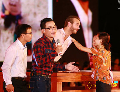 Chương trình diễn thuyết của Nick Vujicic trong lần đầu đến Việt Nam.