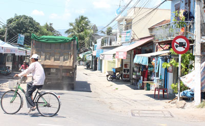 Bất chấp biển cấm