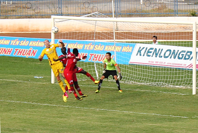 Giải bóng đá hạng Nhất quốc gia 2014: Các đội đều tăng cường ngoại binh