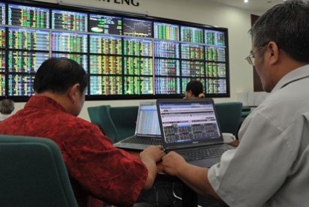 Nhà đầu tư nước ngoài "đổ bộ" vào sàn chứng khoán