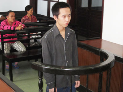 Vào tù vì tàng trữ ma túy