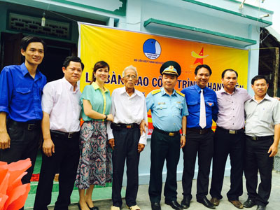 Mang niềm vui đến cho người nghèo