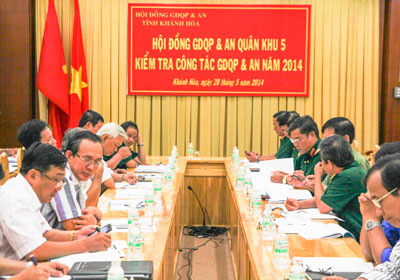 Quang cảnh buổi làm việc. 